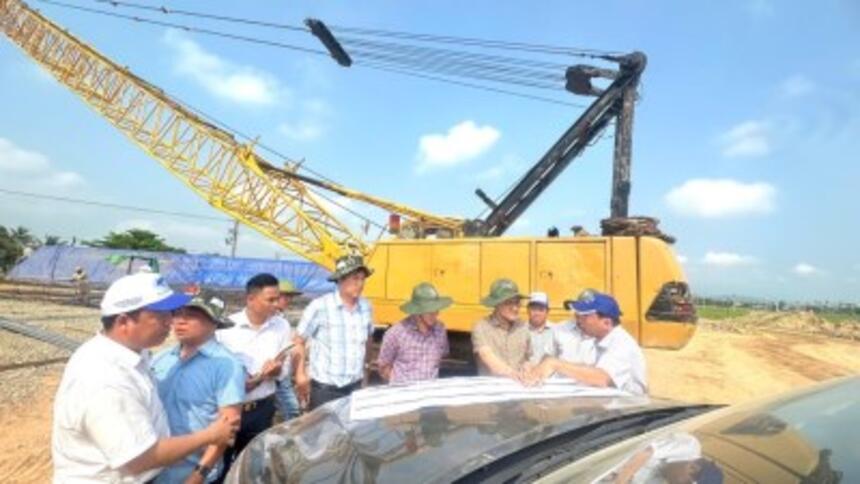 Thường trực Thị uỷ Ninh Hoà kiểm tra tiến độ thực hiện công tác thu hồi đất; bồi thường, hỗ trợ, tái định cư đối với 02 dự án xây dựng đường bộ cao tốc