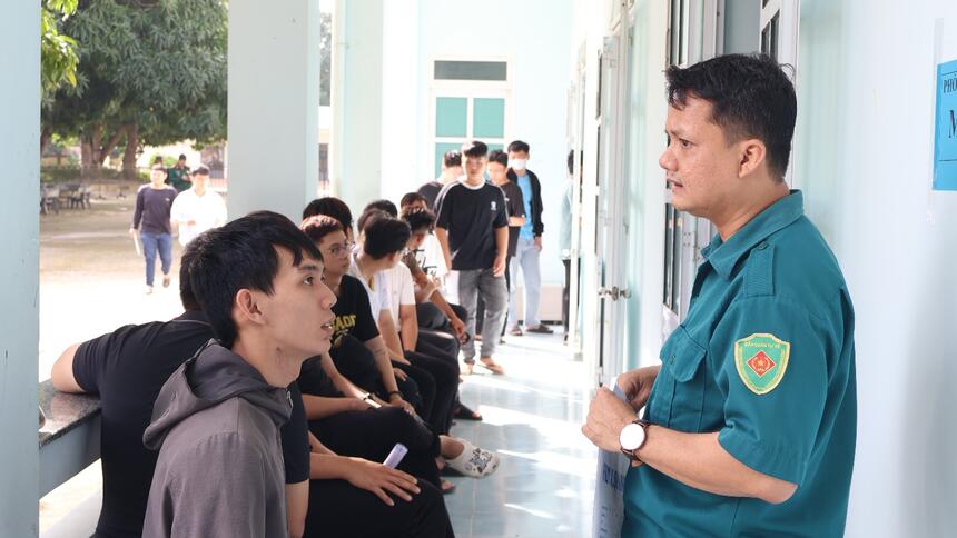 Cam Lâm: Tổ chức khám sức khỏe nghĩa vụ quân sự và nghĩa vụ tham gia công an nhân dân đợt 1 năm 2026.