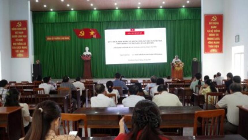 Phường Cam Ranh tổ chức Hội nghị báo cáo thời sự Quý III/2025