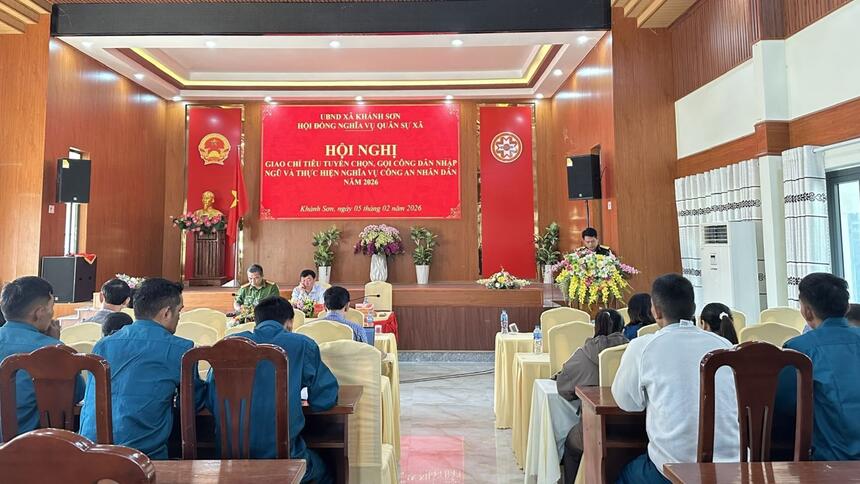 Xã Khánh Sơn tổ chức hội nghị giao chỉ tiêu tuyển chọn, gọi công dân nhập ngũ năm 2026