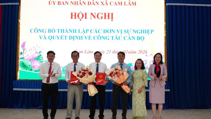 Xã Cam Lâm công bố thành lập các đơn vị sự nghiệp công lập và công tác cán bộ