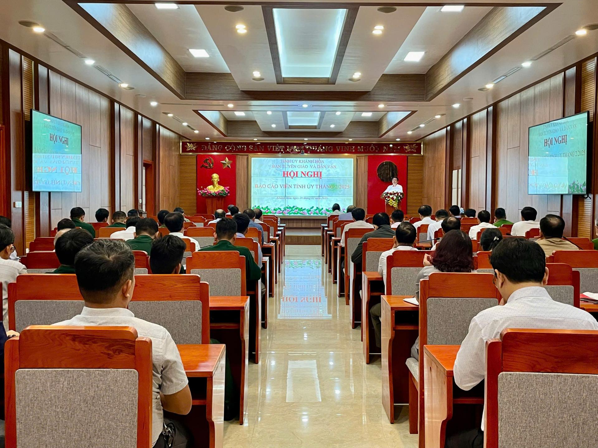 Quang cảnh hội nghị.