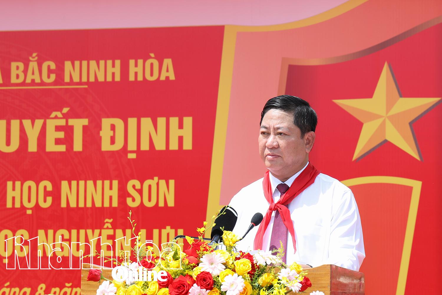 Chủ tịch UBND tỉnh Trần Quốc Nam phát biểu tại buổi lễ.