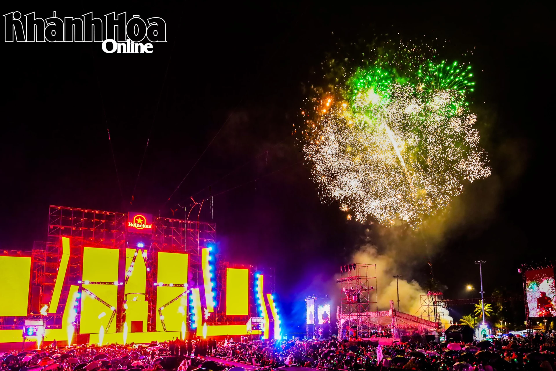 Một màn bắn pháo hoa ở phường Nha Trang trong năm 2025.