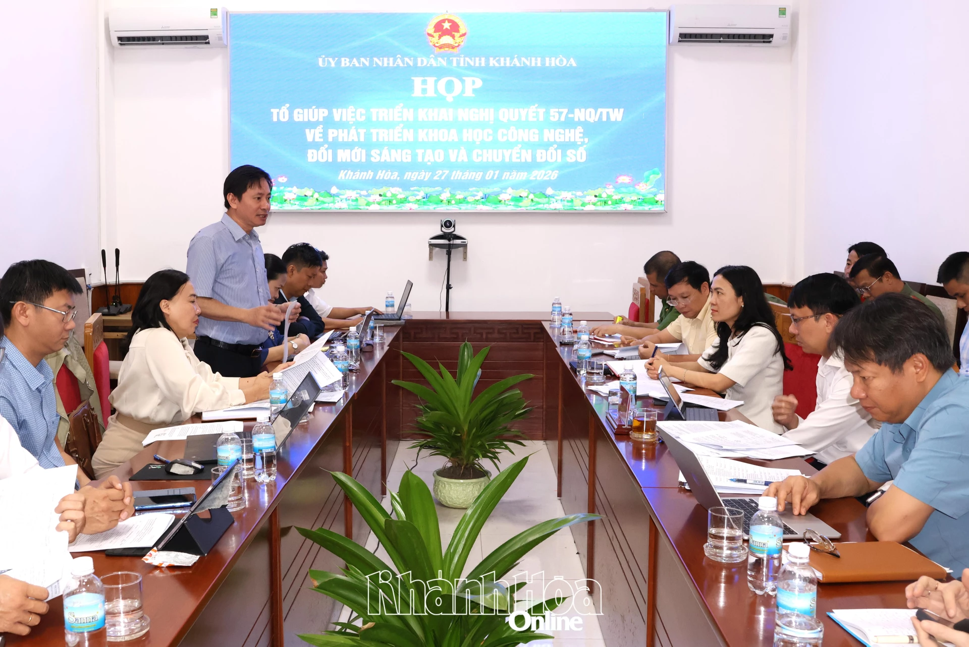 Lãnh đạo Sở Khoa học và Công nghệ phát biểu tại cuộc họp.