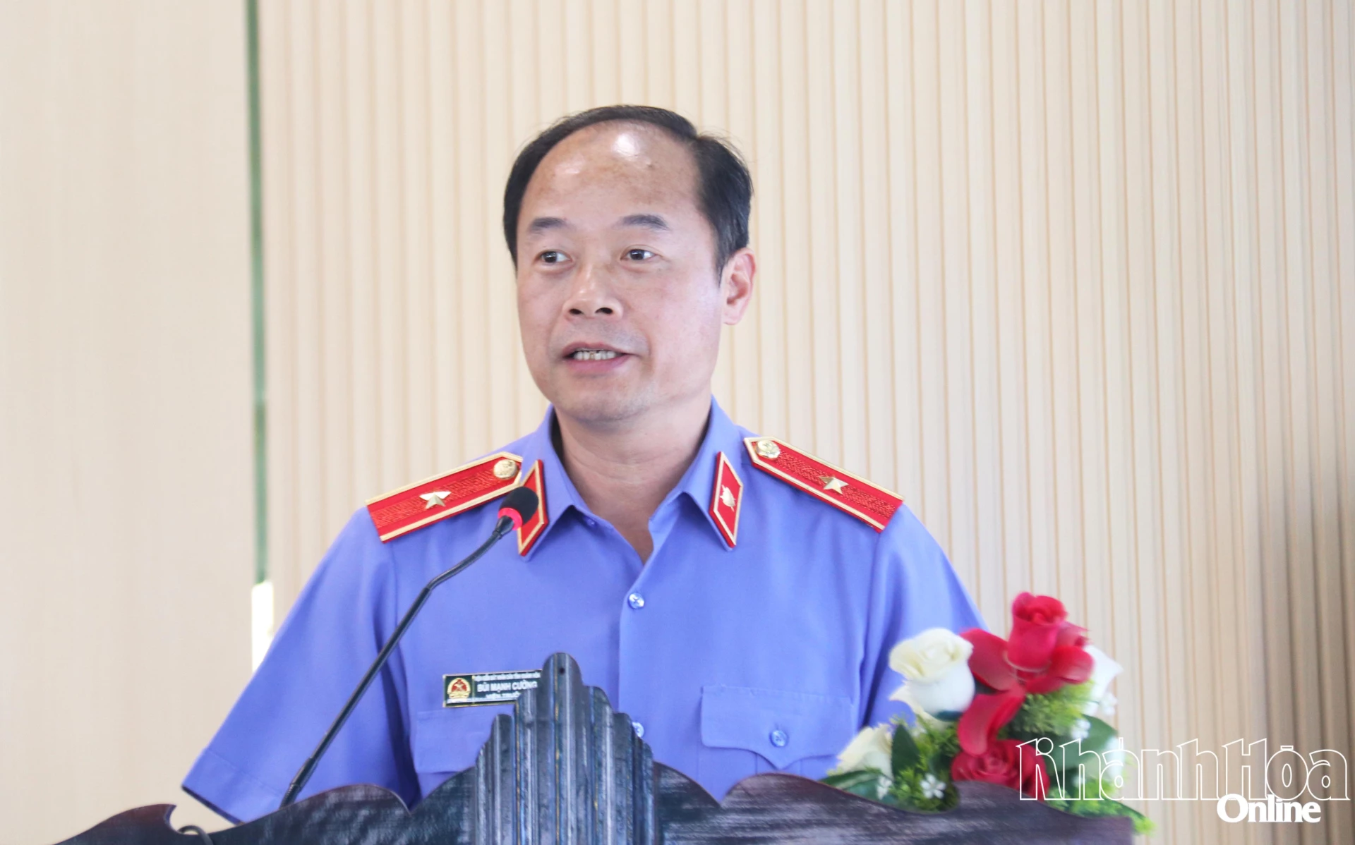 Ông Bùi Mạnh Cường - người ứng cử đại biểu Quốc hội khóa XVI trình bày chương trình hành động.