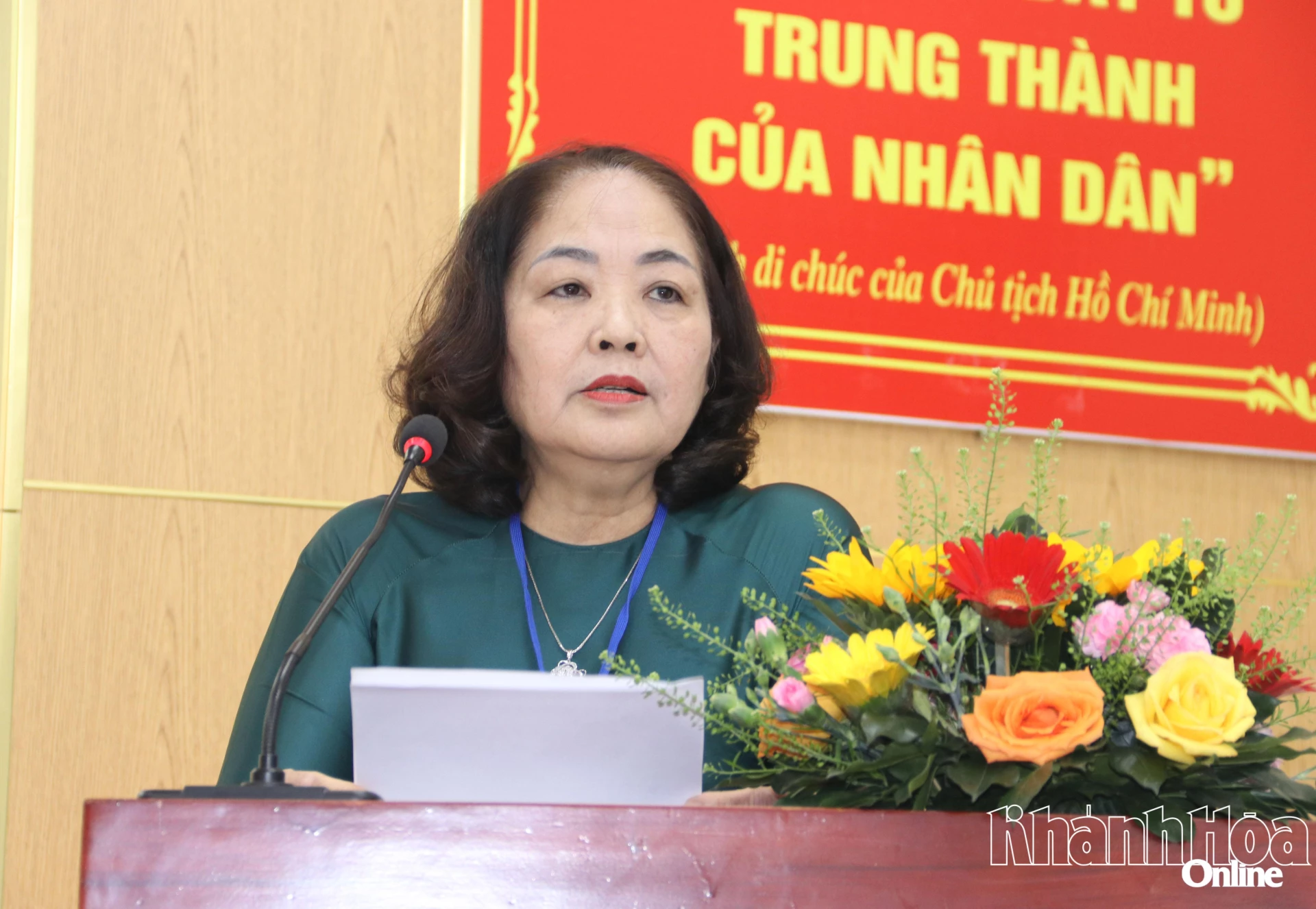 Bà Nguyễn Thị Hạnh - Chủ tịch Hội Người cao tuổi tỉnh phát biểu chỉ đạo tại đại hội.