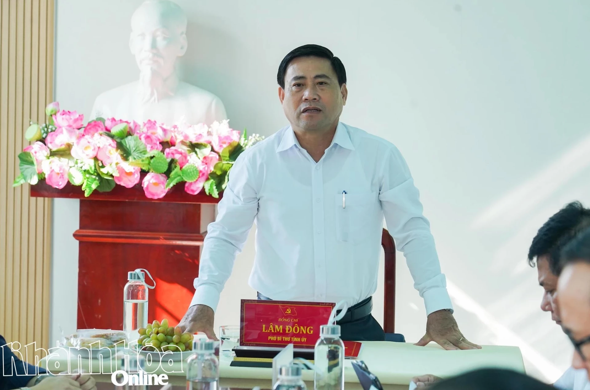 Đồng chí Lâm Đông phát biểu kết luận.