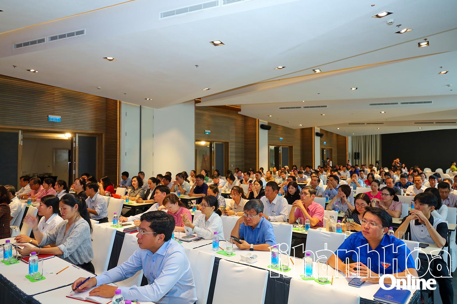 Các học viên tham gia lớp bồi dưỡng.