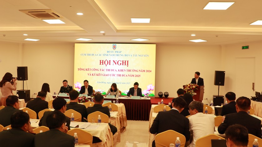Đại biểu dự Hội nghị trình bày những kiến nghị, đề xuất.