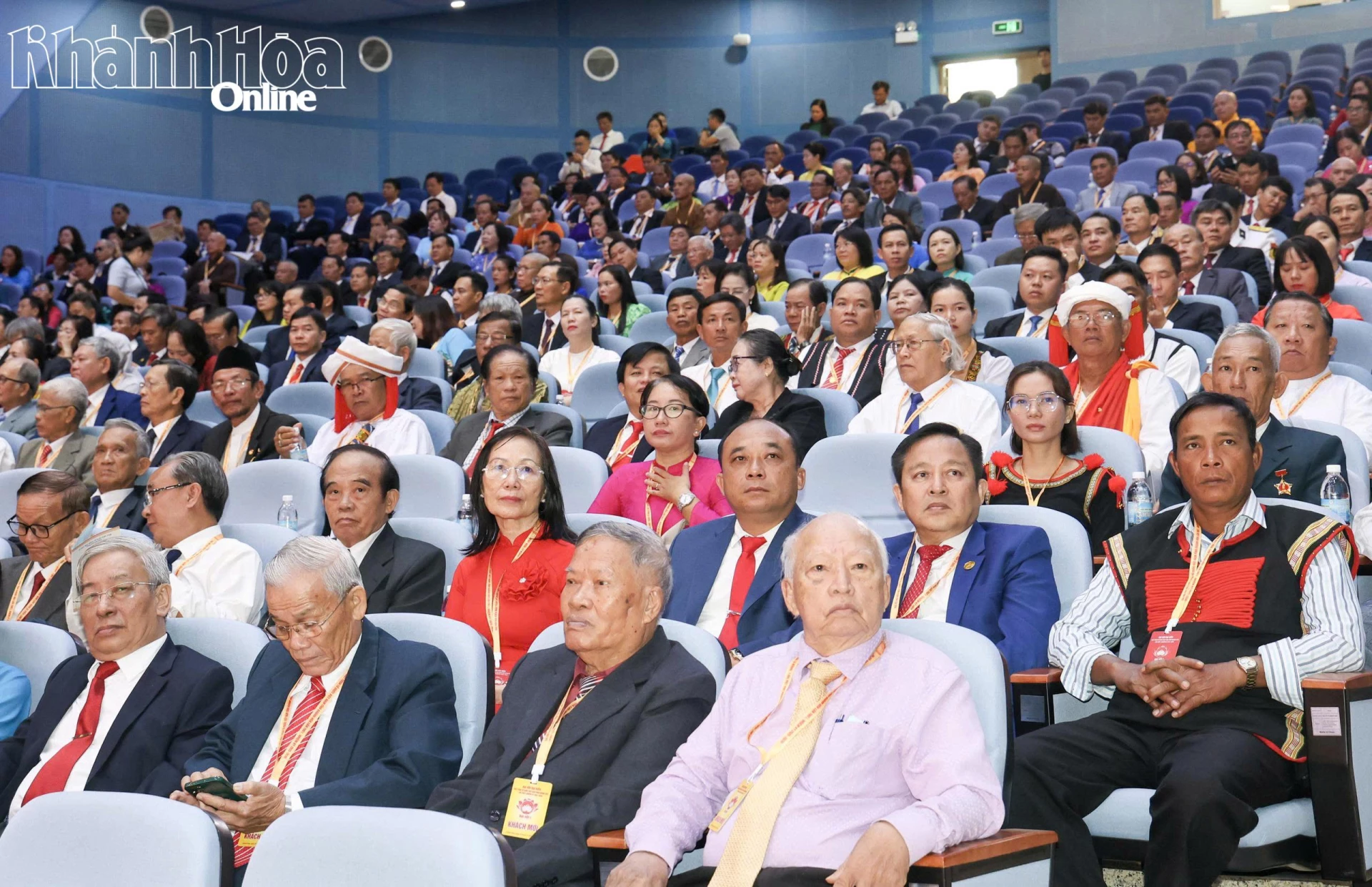 Các đại biểu tham dự đại hội.  