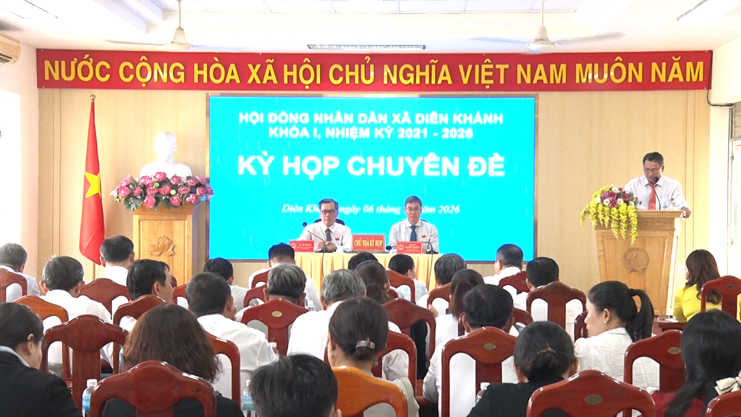 Quang cảnh kỳ họp.