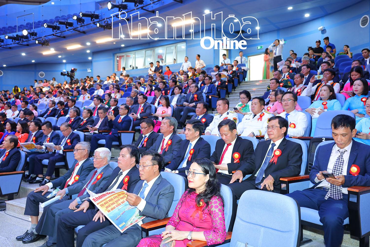Các đại biểu tham dự đại hội.  