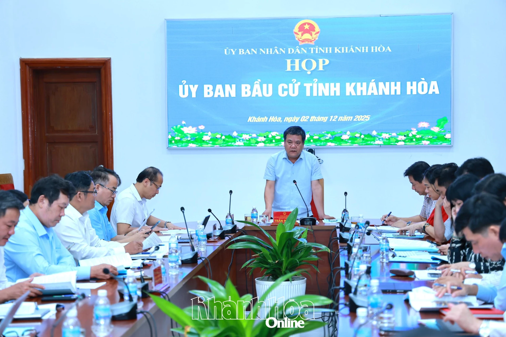 Đồng chí Trần Phong phát biểu chỉ đạo tại cuộc họp.