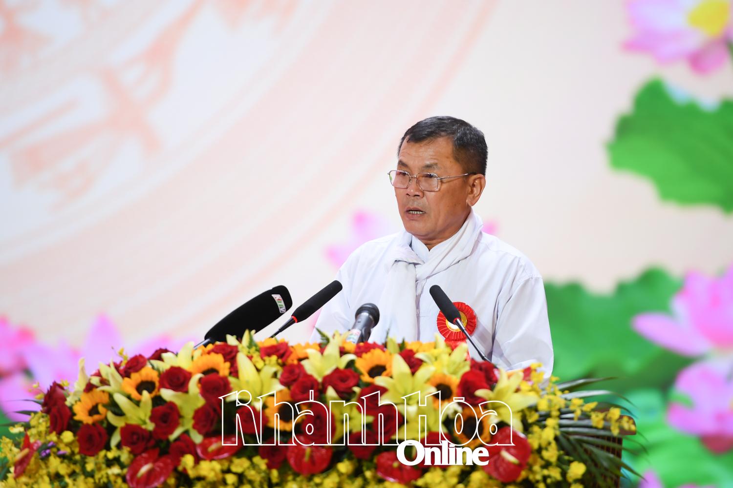 Ông Hùng Ky phát biểu tham luận.  