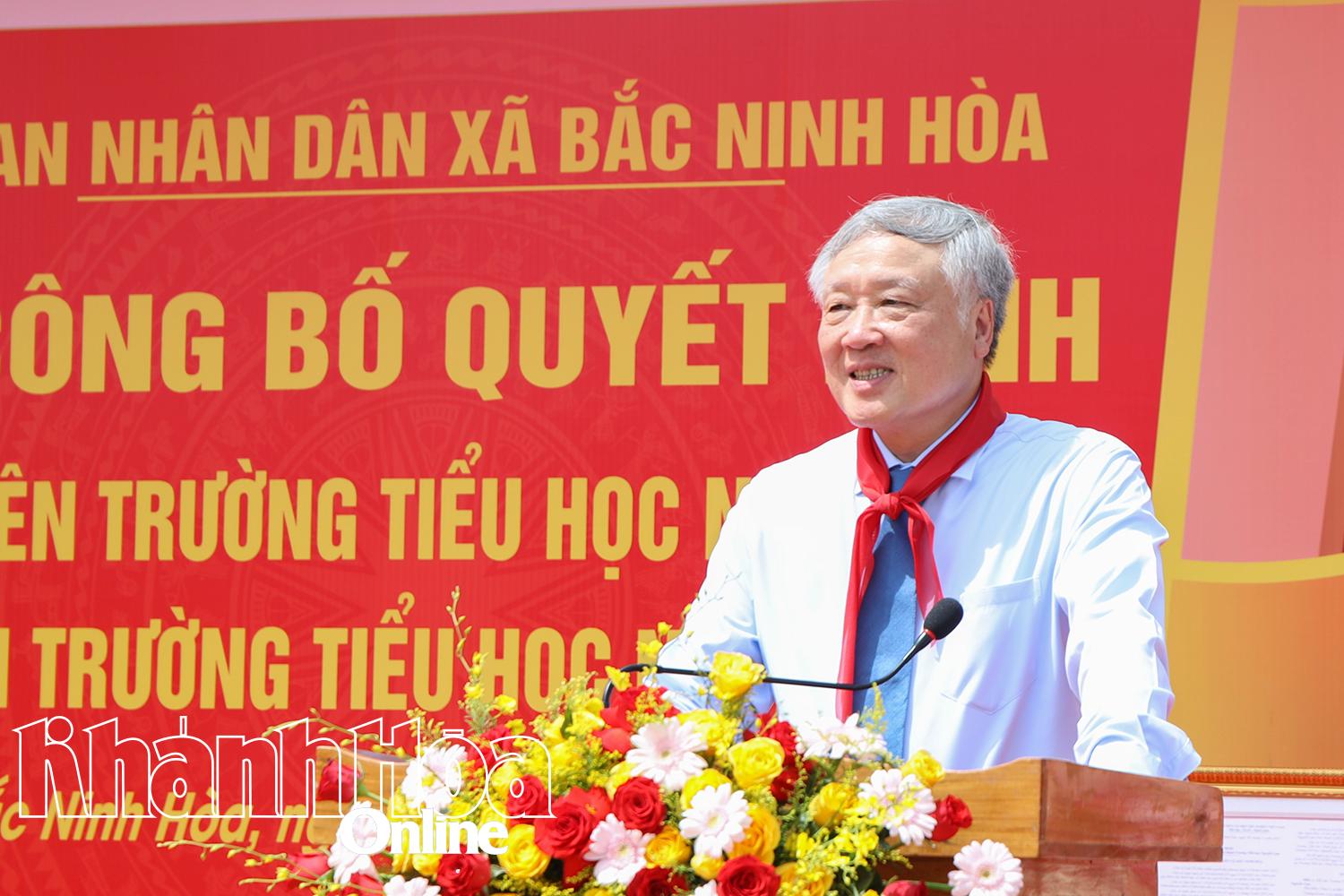 Đồng chí Nguyễn Hòa Bình phát biểu tại buổi lễ.