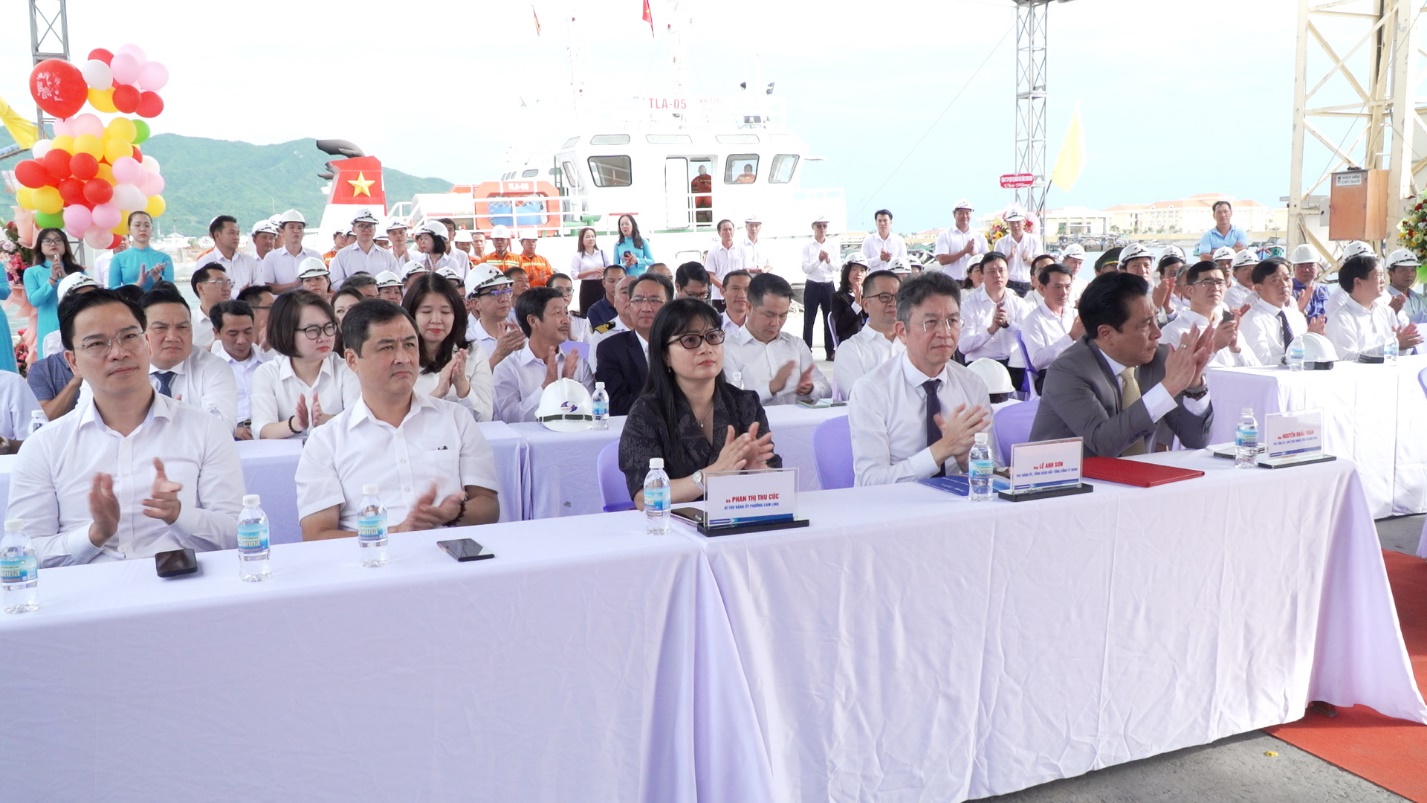 C:\Users\TTVH CAM RANH\Desktop\Clip0453.MXF.02_59_37_39.Still001.jpg