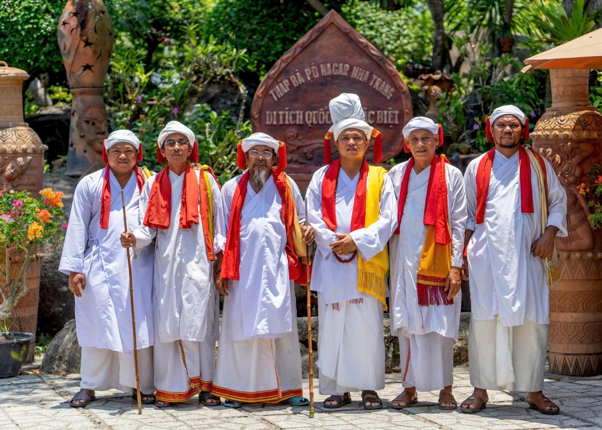 Các chức sắc Kadhar (ảnh do nhân vật cung cấp).