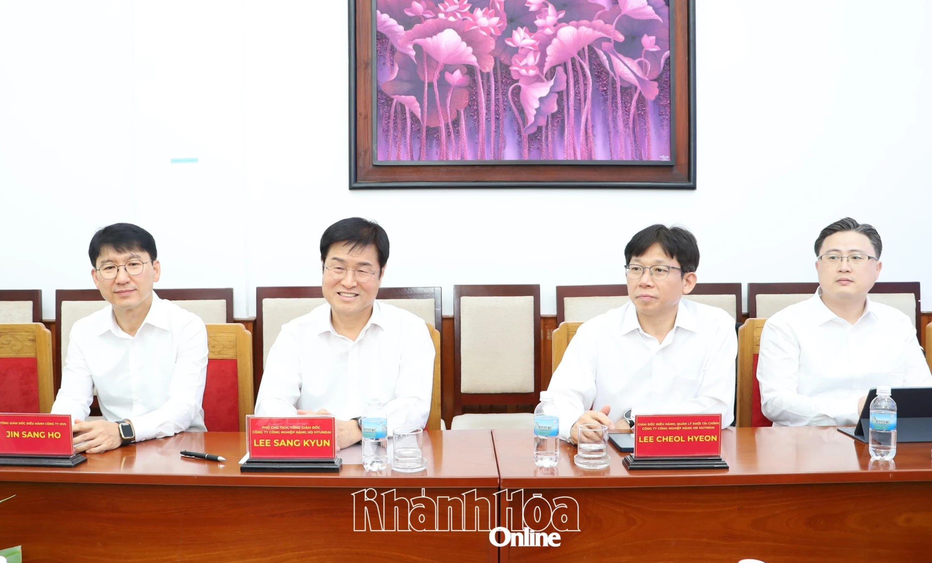 Ông Lee Sang Kyun – Phó Chủ tịch, Tổng Giám đốc Công ty Công nghiệp nặng HD Hyundai cùng đoàn công tác trao đổi về hoạt động với tỉnh.