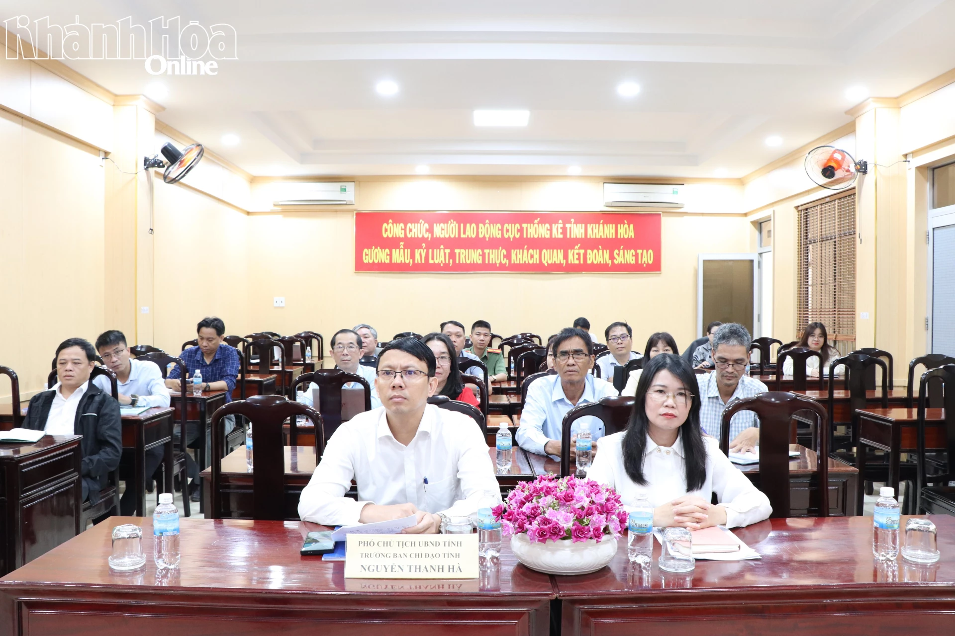 Phó Chủ tịch UBND Nguyễn Thanh Hà tham dự hội nghị tại điểm cầu Khánh Hòa.