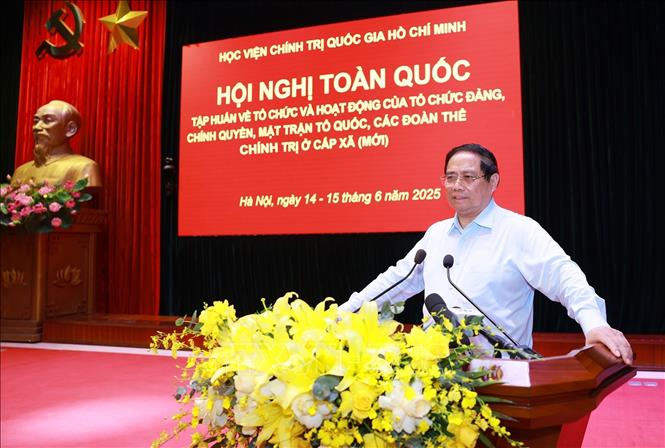 Thủ tướng Phạm Minh Chính phát biểu bế mạc Hội nghị toàn quốc tập huấn về tổ chức và hoạt động của tổ chức Đảng, chính quyền, MTTQ, các đoàn thể chính trị ở cấp xã (mới). Ảnh: Dương Giang/TTXVN