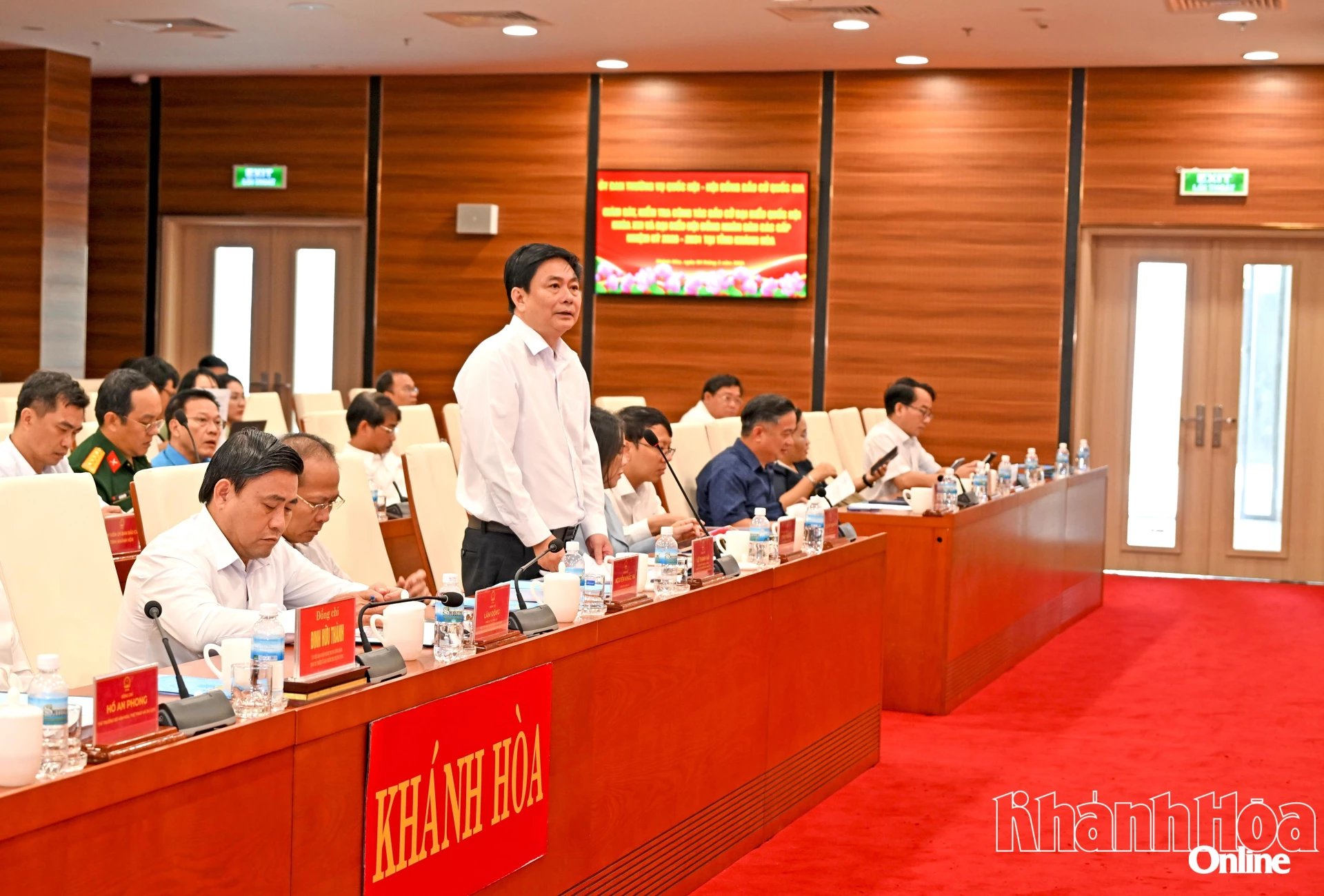 Đồng chí Lữ Thanh Hải - Ủy viên Ban Thường vụ Tỉnh ủy, Phó Chủ tịch Thường trực HĐND tỉnh, Phó Chủ tịch Ủy ban Bầu cử tỉnh phát biểu. 