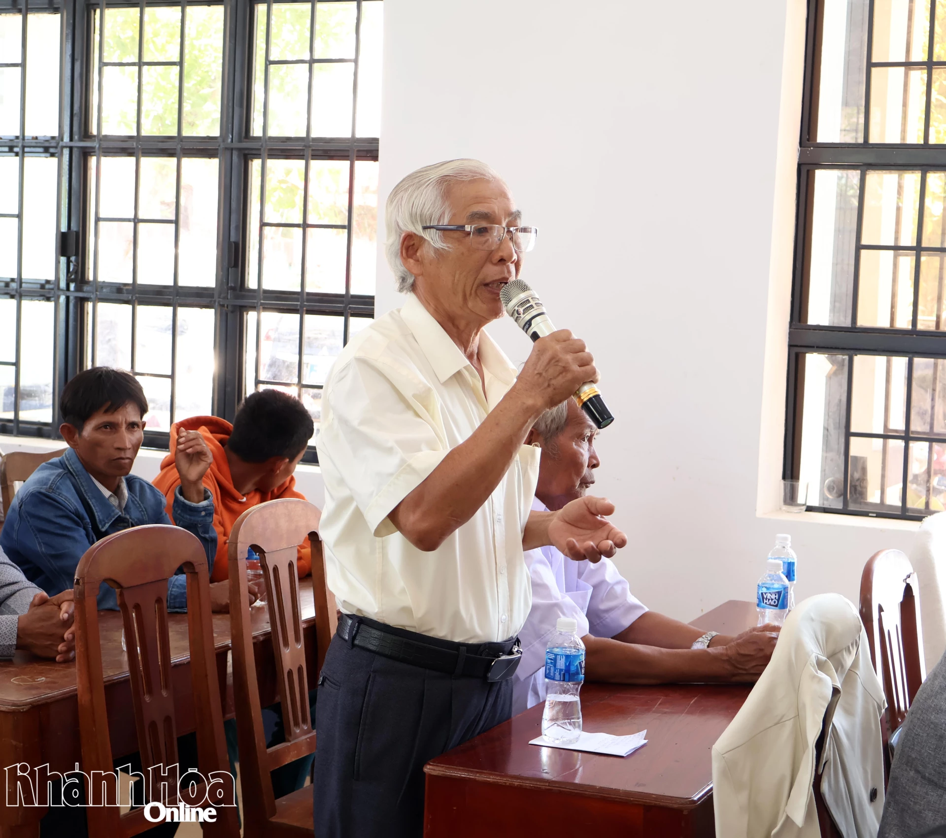 Cử tri xã Mỹ Sơn phát biểu ý kiến tại hội nghị.