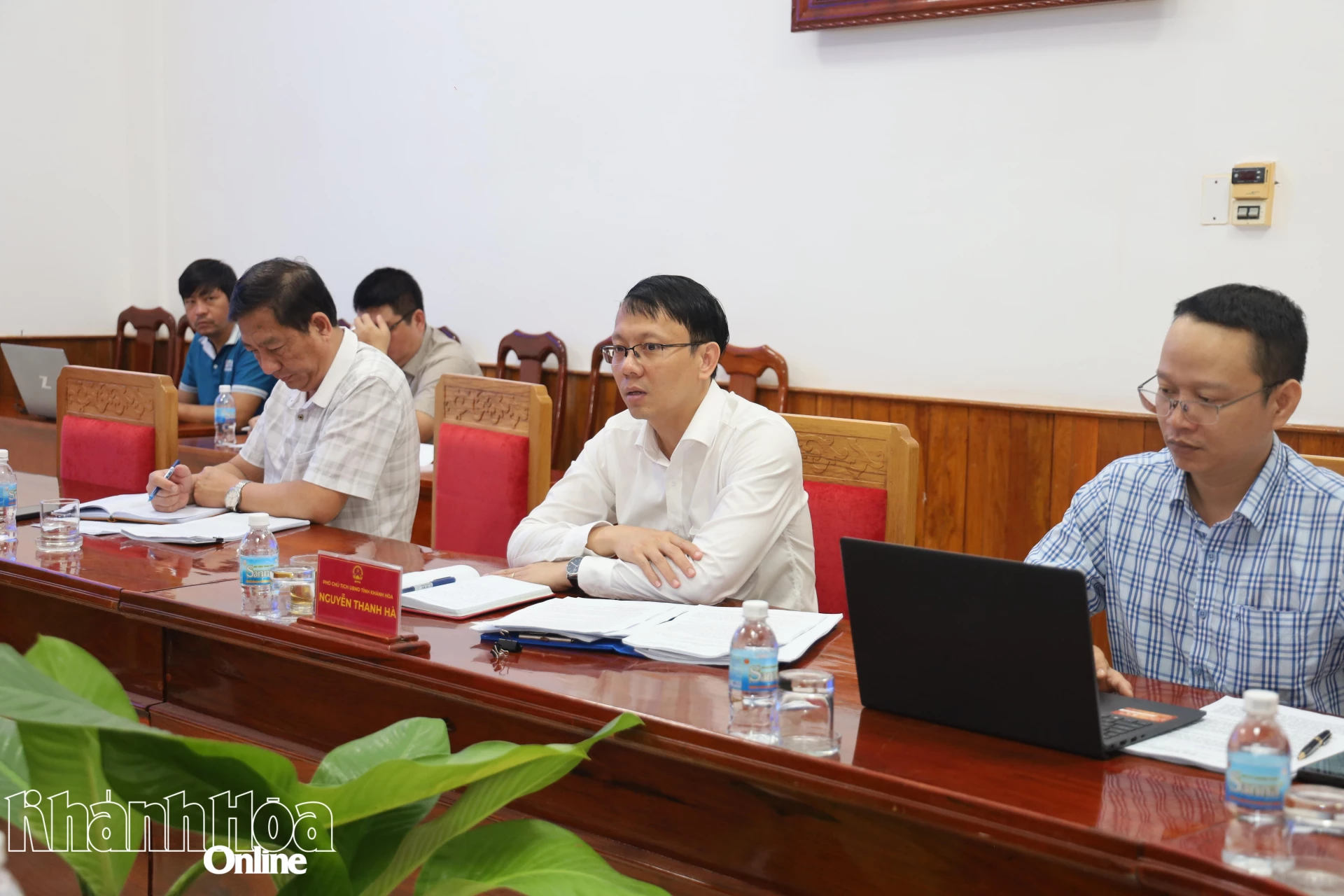 Phó Chủ tịch UBND tỉnh Nguyễn Thanh Hà chủ trì cuộc họp.