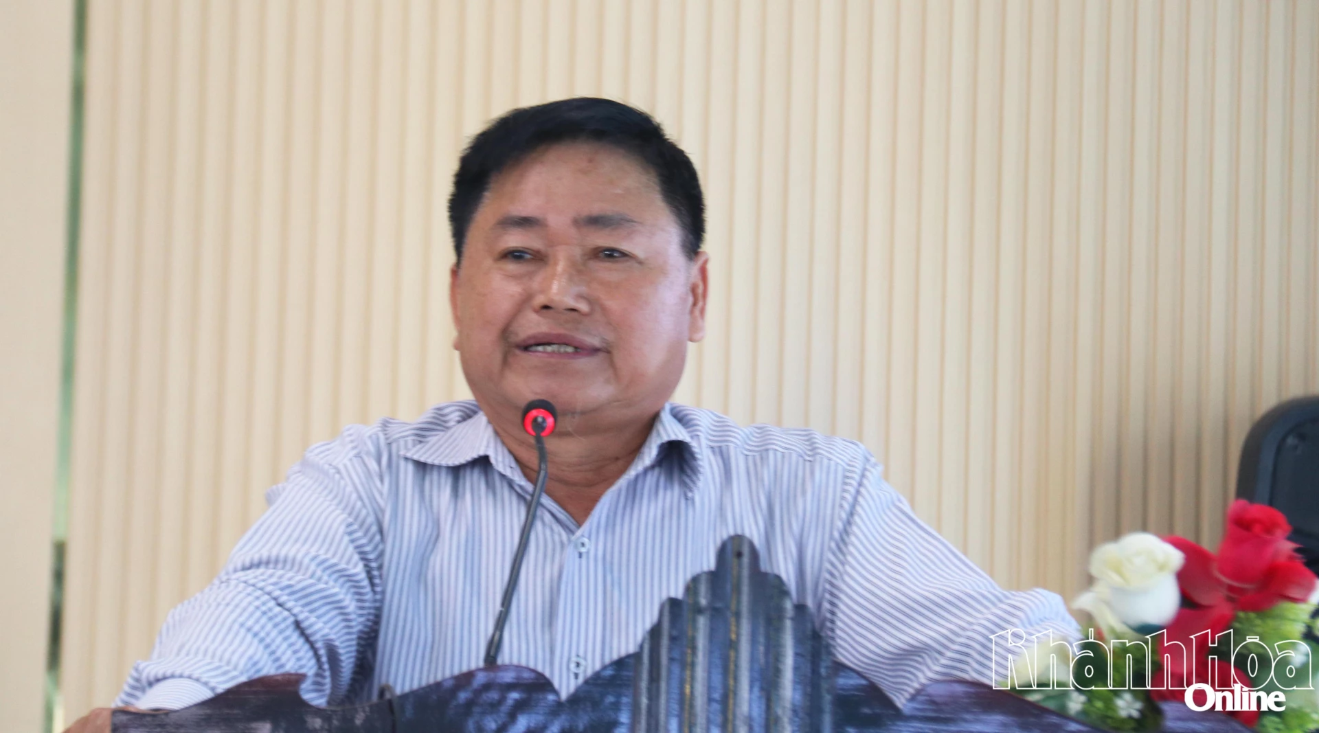 Ông Lê Đình Đàn ứng cử đại biểu HĐND tỉnh trình bày chương trình hành động.