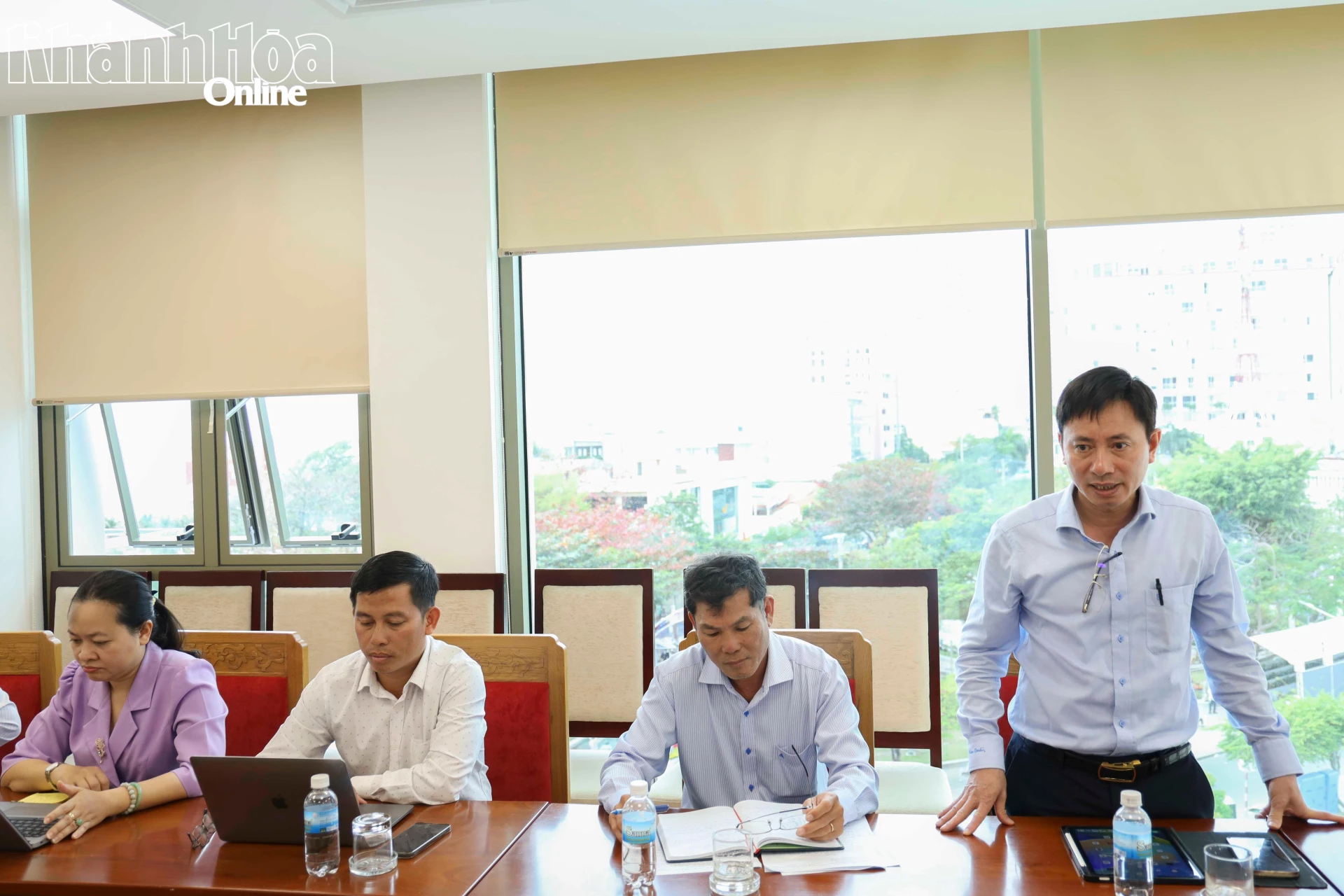 Lãnh đạo Sở Khoa học và Công nghệ phát biểu tại cuộc họp.