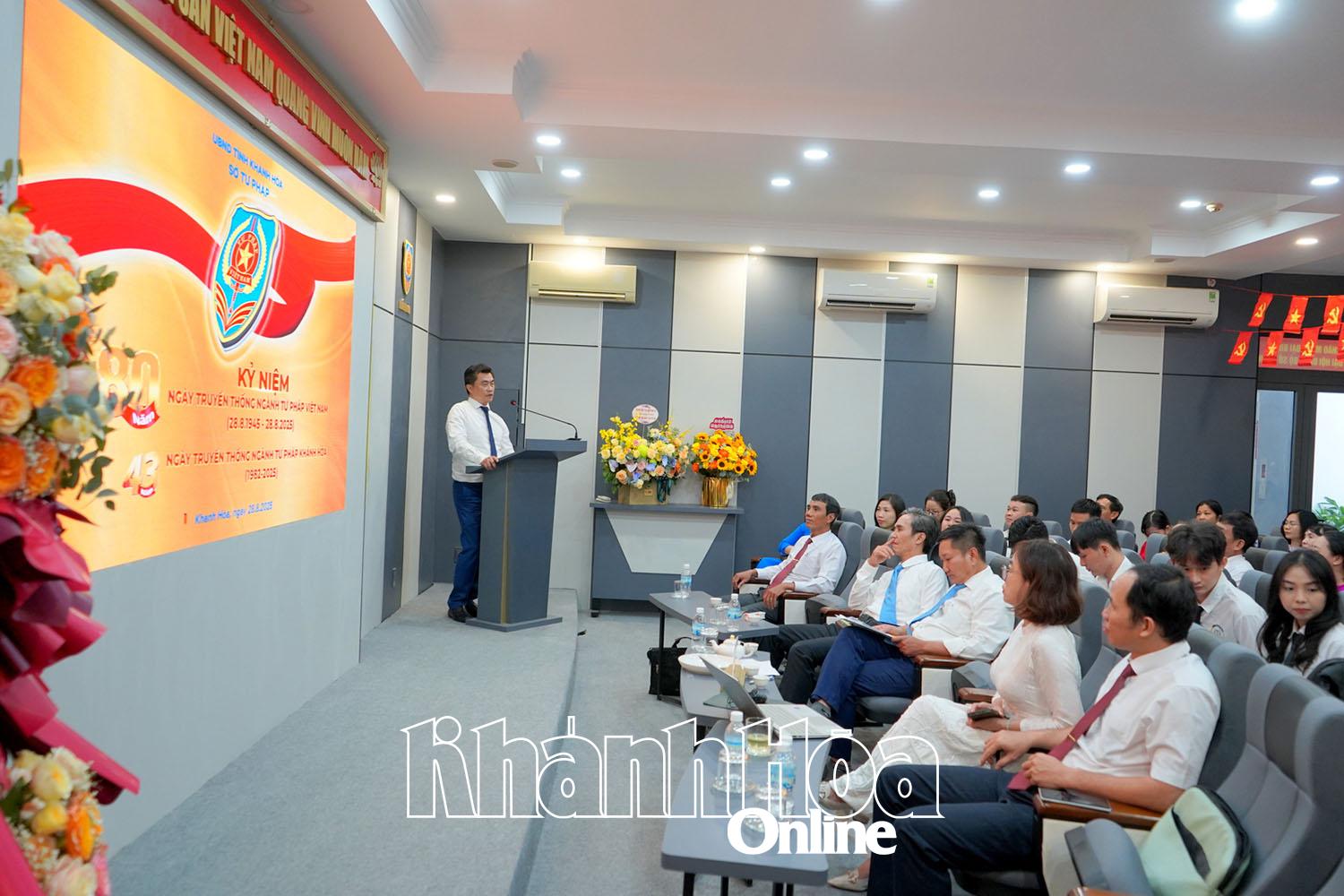 Quang cảnh buổi kỷ niệm. 