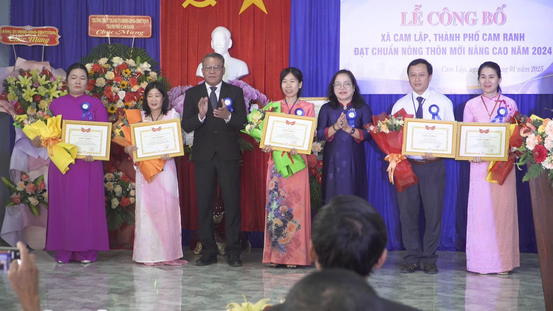 7. Lãnh đạo Thành phố Cam Ranh trao giấy khen  cho các tập thể và cá nhân có thành tích xuất sắc trong việc xây dựng xã Cam Lập đạt chuẩn xã nông thôn mới  2024
