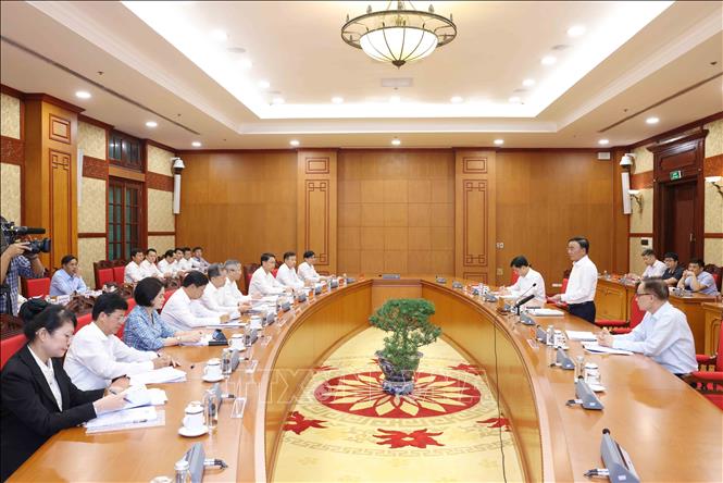 Tổ công tác số 4 của Bộ Chính trị, Ban Bí thư do đồng chí Trần Cẩm Tú, Uỷ viên Bộ Chính trị, Thường trực Ban Bí thư chủ trì, làm việc với Ban Thường vụ Thành ủy Đà Nẵng về công tác chuẩn bị Đại hội đại biểu Đảng bộ thành phố Đà Nẵng lần thứ XXIII, nhiệm kỳ 2025 - 2030, ngày 19/8/2028. Ảnh: Phương Hoa/TTXVN