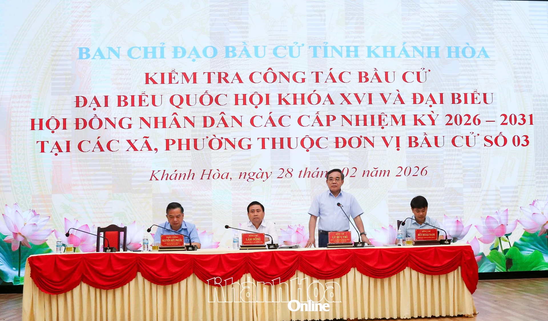 đồng chí Lê Hữu Trí lư ý các địa phương những vấn đê trọng tâm cần thực hiện trong thời gian tới