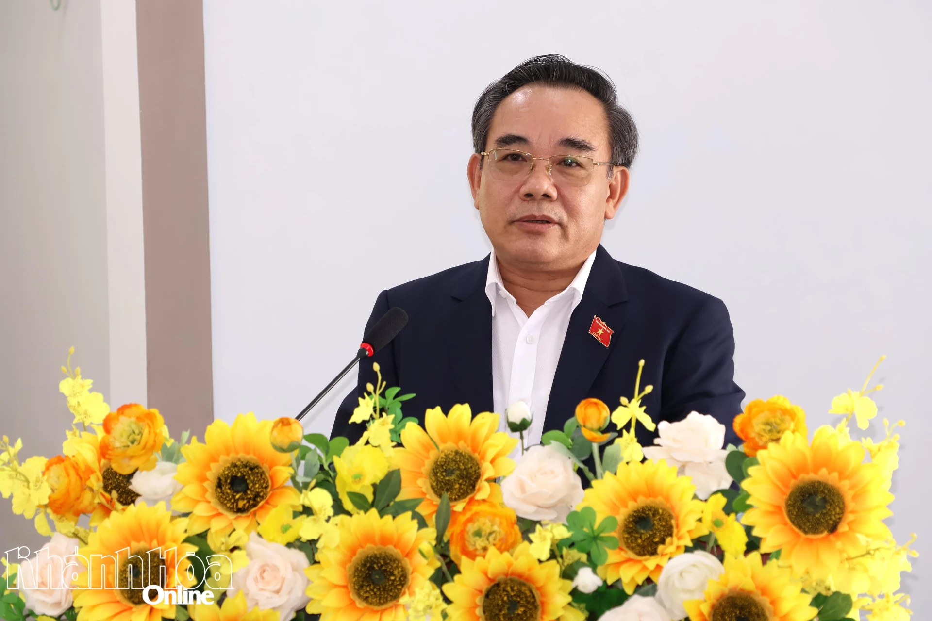 Lê Hữu Trí – Phó Trưởng đoàn chuyên trách phụ trách Đoàn đại biểu Quốc hội tỉnh, Ủy viên Ủy ban Kinh tế và Tài chính Quốc hội trình bày chương trình hành động.