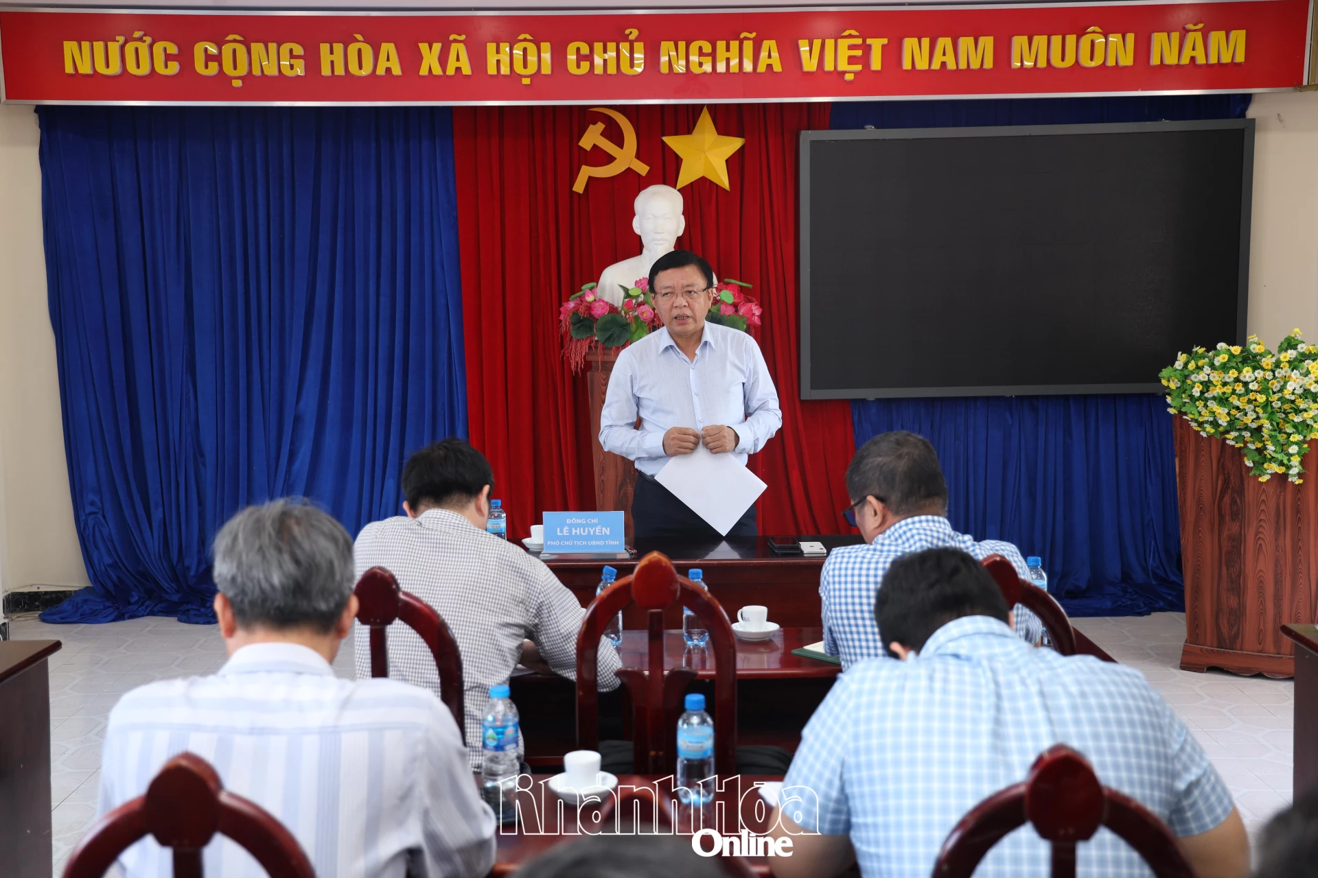 Phó  Chủ  tịch  UBND  tỉnh  Lê  Huyền  kết  luận  cuộc  họp