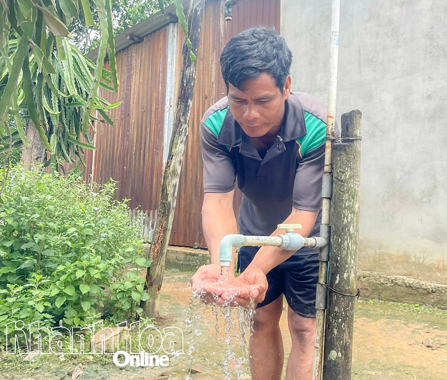 Người dân xã Sơn Hiệp đã bắt đầu có nước sạch để sinh hoạt.