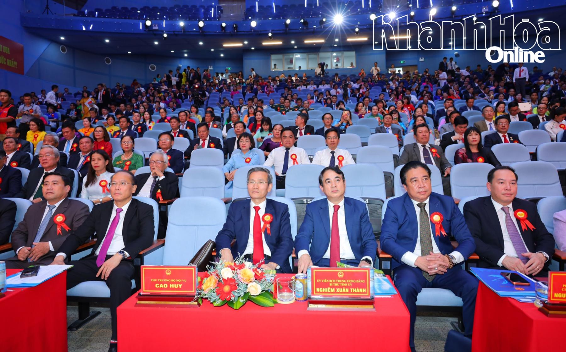 Các đại biểu dự đại hội.