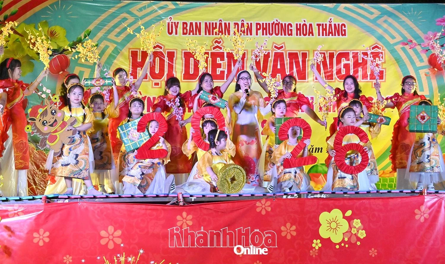 Tiết mục biểu diễn văn nghệ trong hội diễn của Trường Mầm non Ninh Hà.