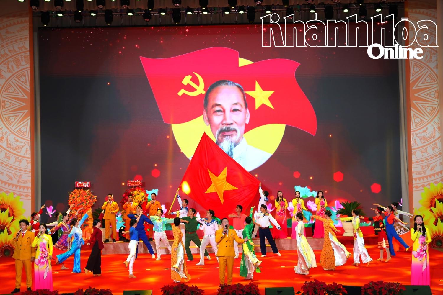 Một tiết mục văn nghệ chào mừng đại hội. 