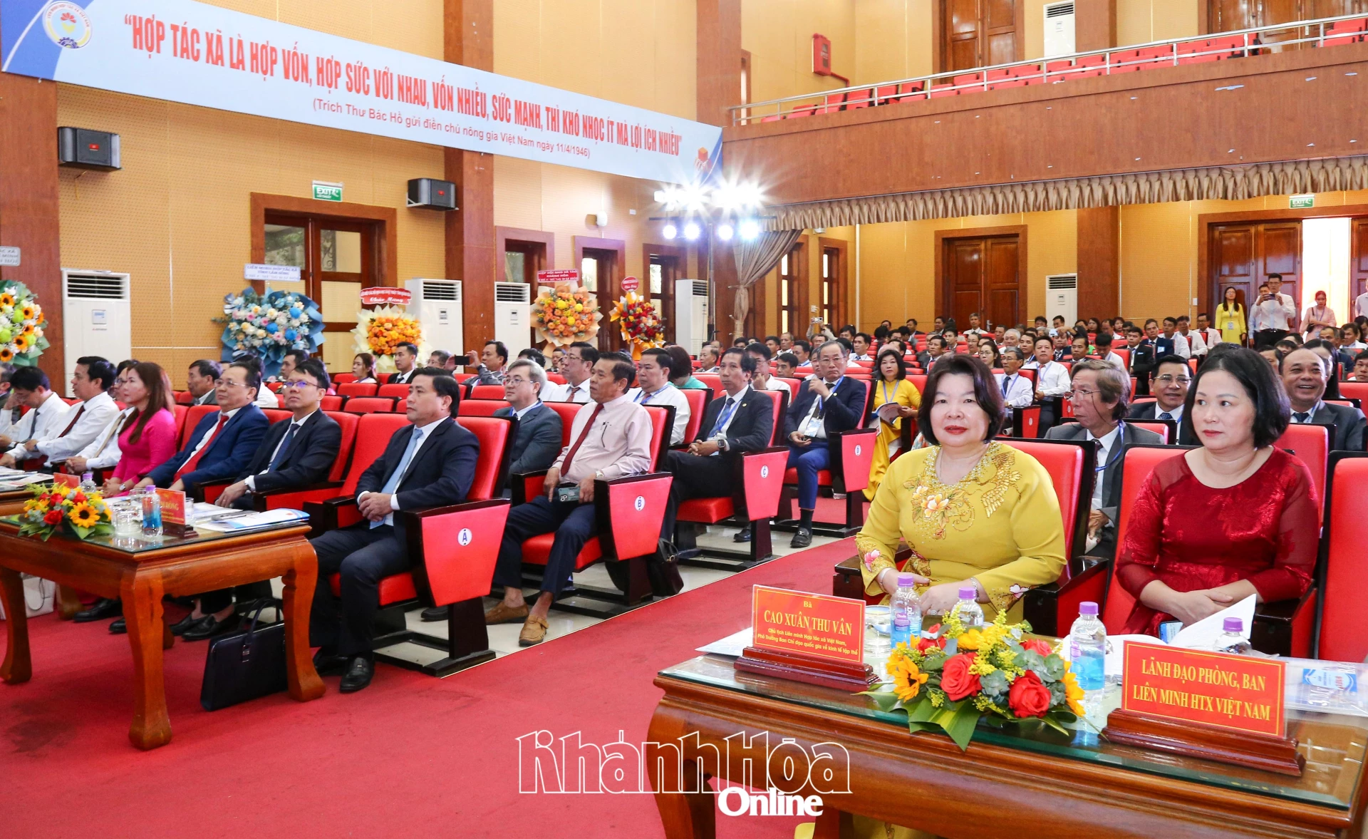 Các đại biểu tham dự đại hội