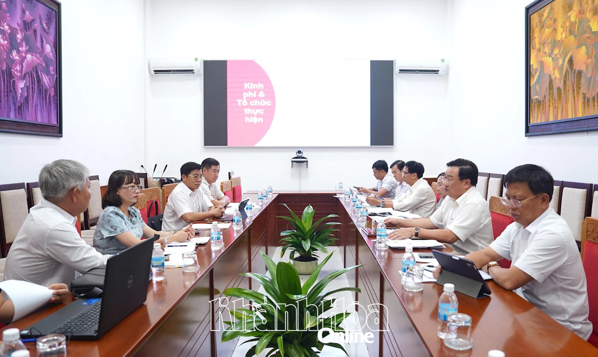 Đồng chí Trịnh Minh Hoàng chỉ đạo tại cuộc họp.