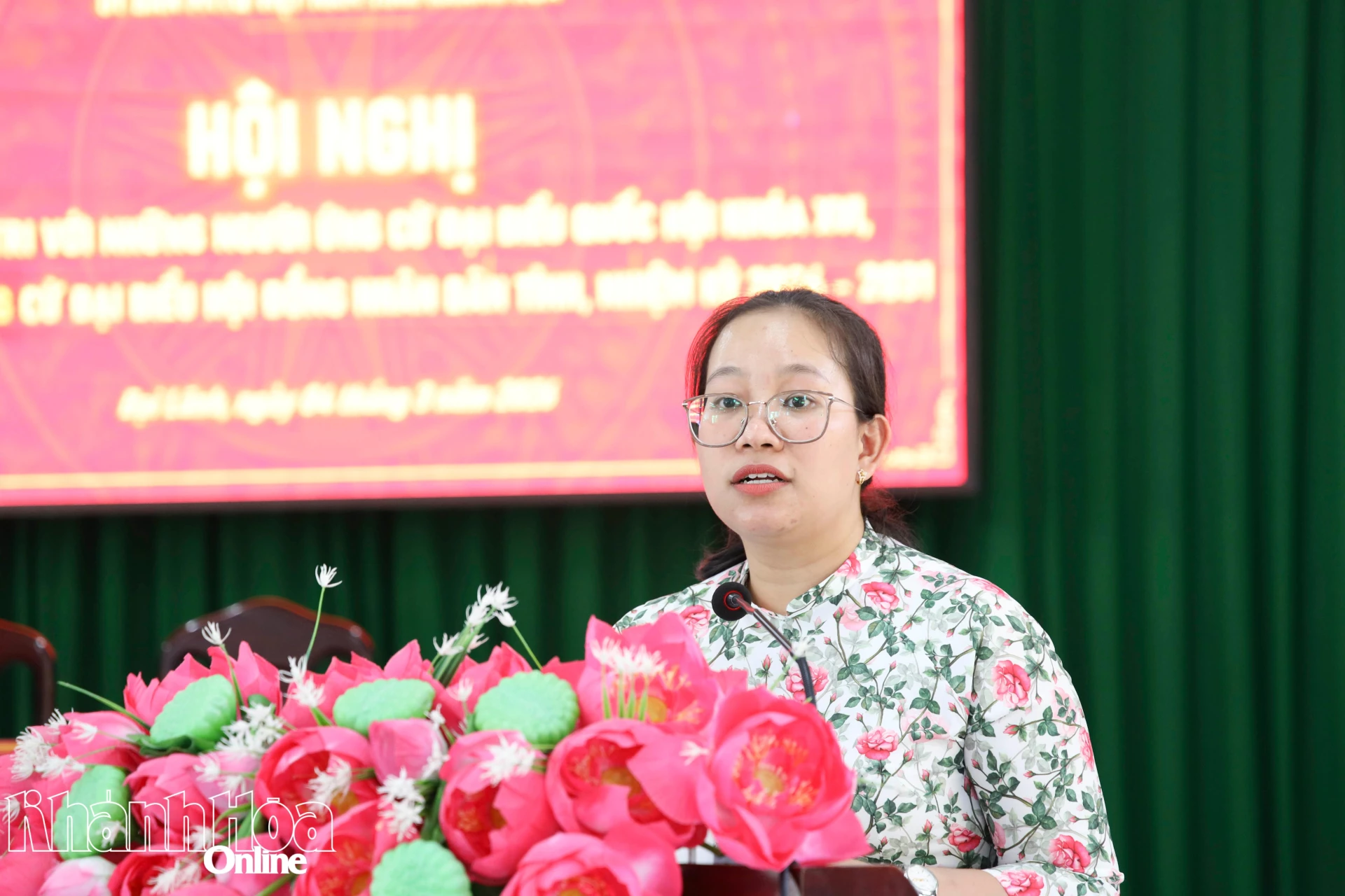 Bà Lê Xuân Trân trình bày chương trình hành động.