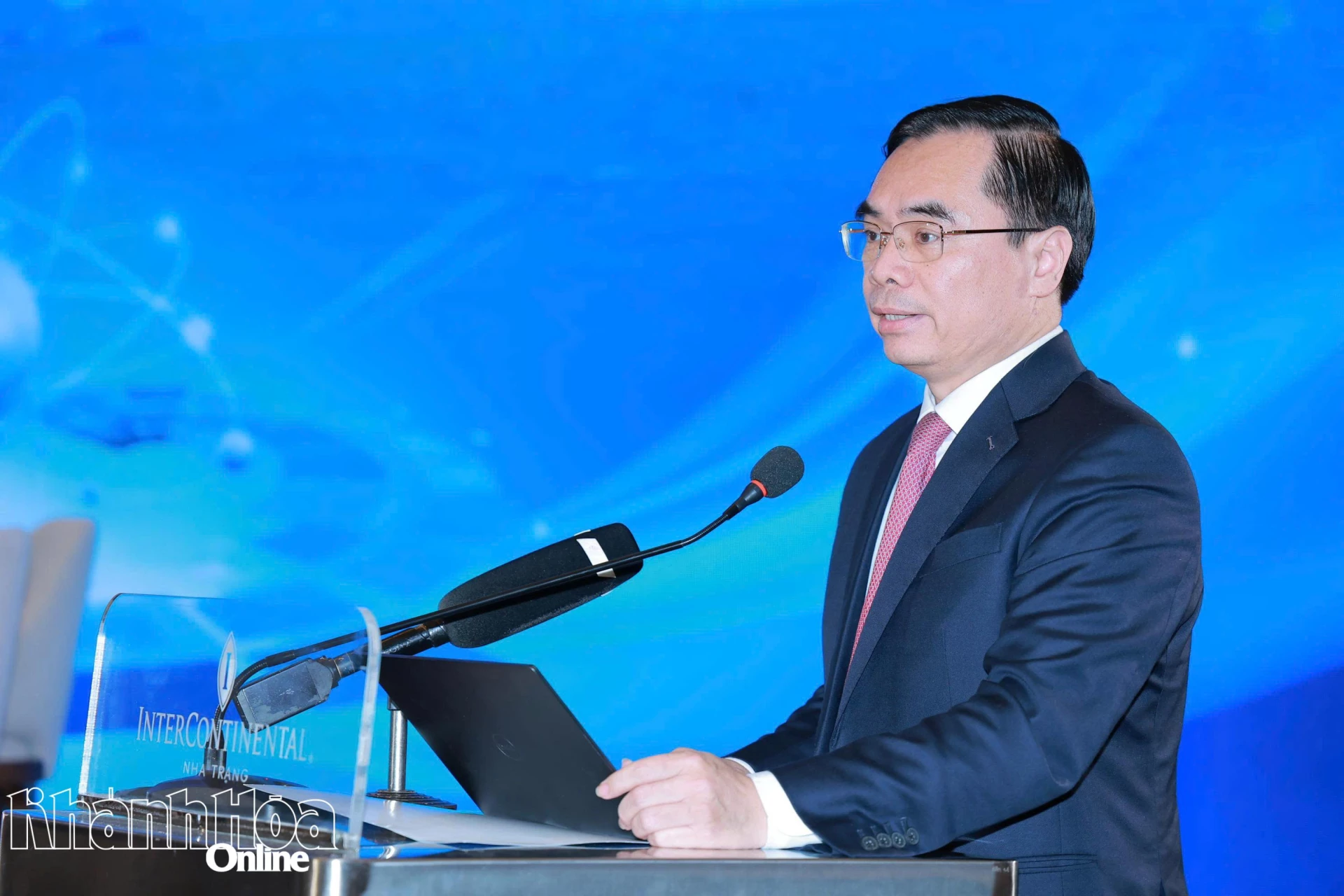 Ông Dương Trung Ý phát biểu bế mạc hội thảo.