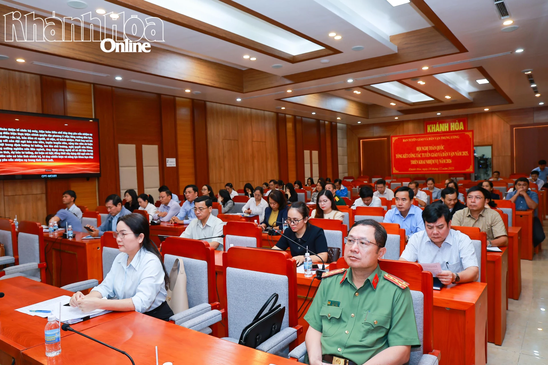 Các đại biểu tham dự Hội nghị tại điểm cầu Tỉnh ủy Khánh Hòa.