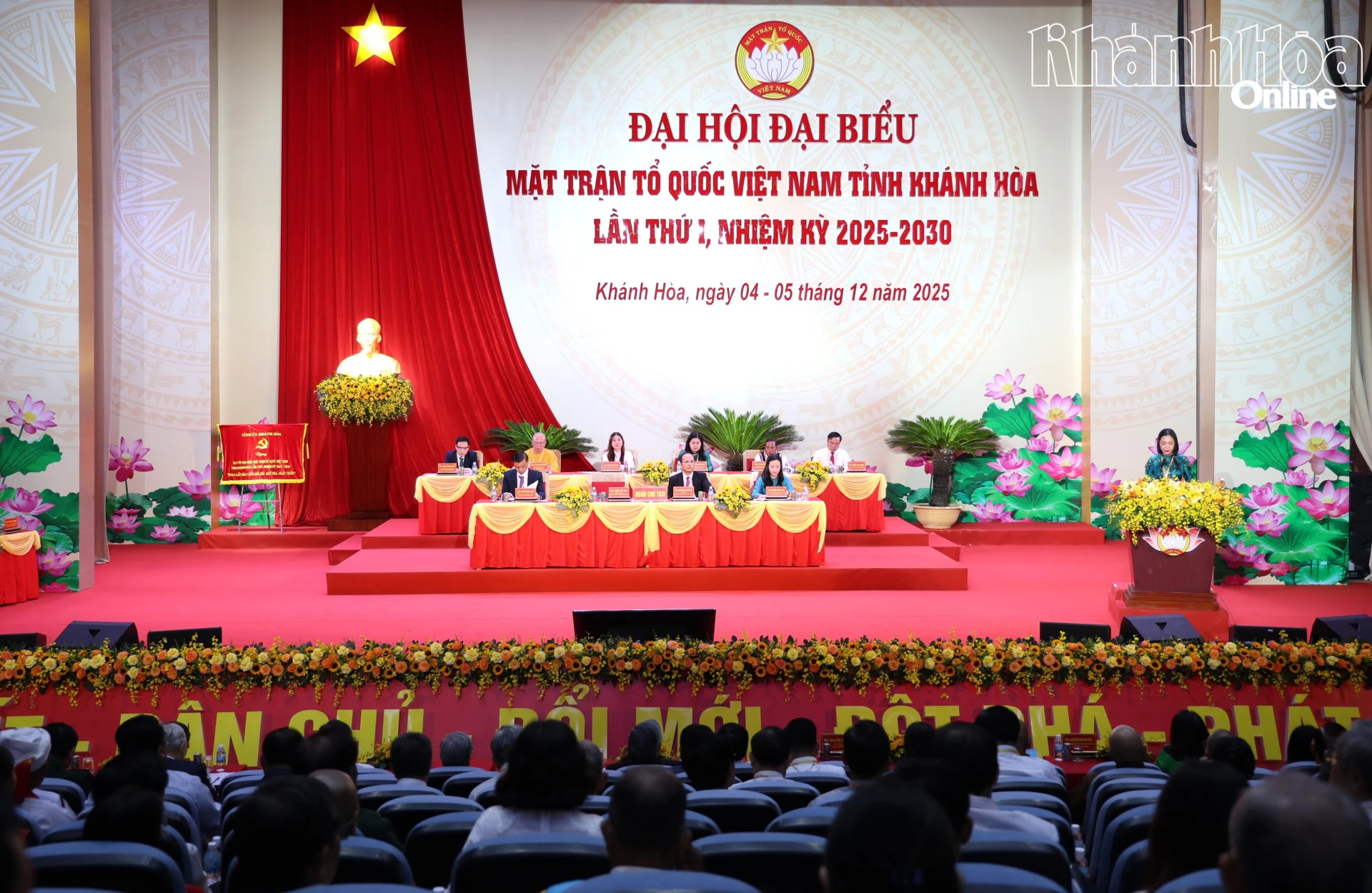 Quang cảnh đại hội