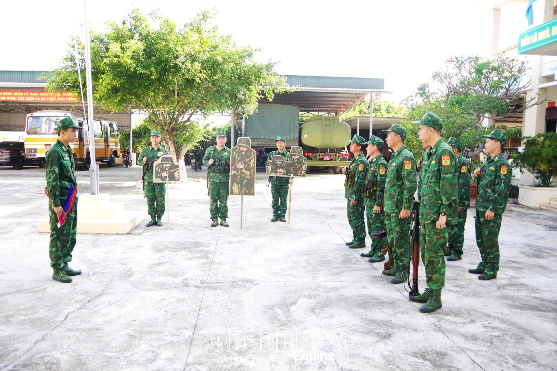 Cán bộ, chiến sĩ Bộ đội Biên phòng tỉnh luyện tập các phương án sẵn sàng chiến đấu.