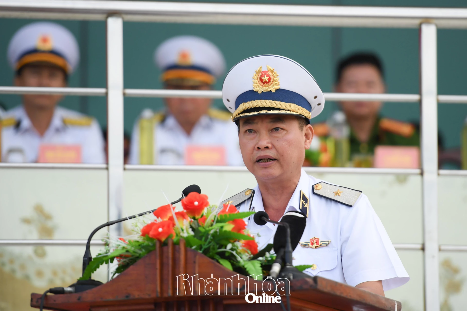 Chuẩn Đô đốc Nguyễn Anh Tuấn phát biểu giao nhiệm vụ cho đoàn công tác.