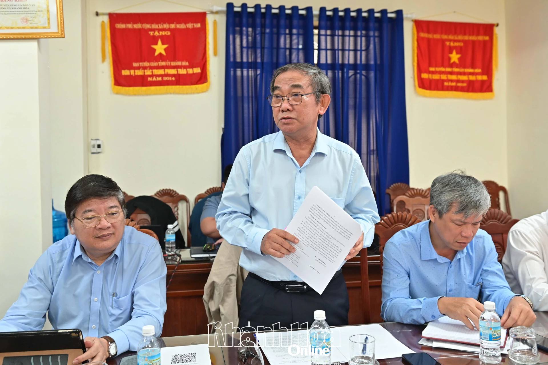 Lãnh đạo các trường thảo luận tại hội nghị.