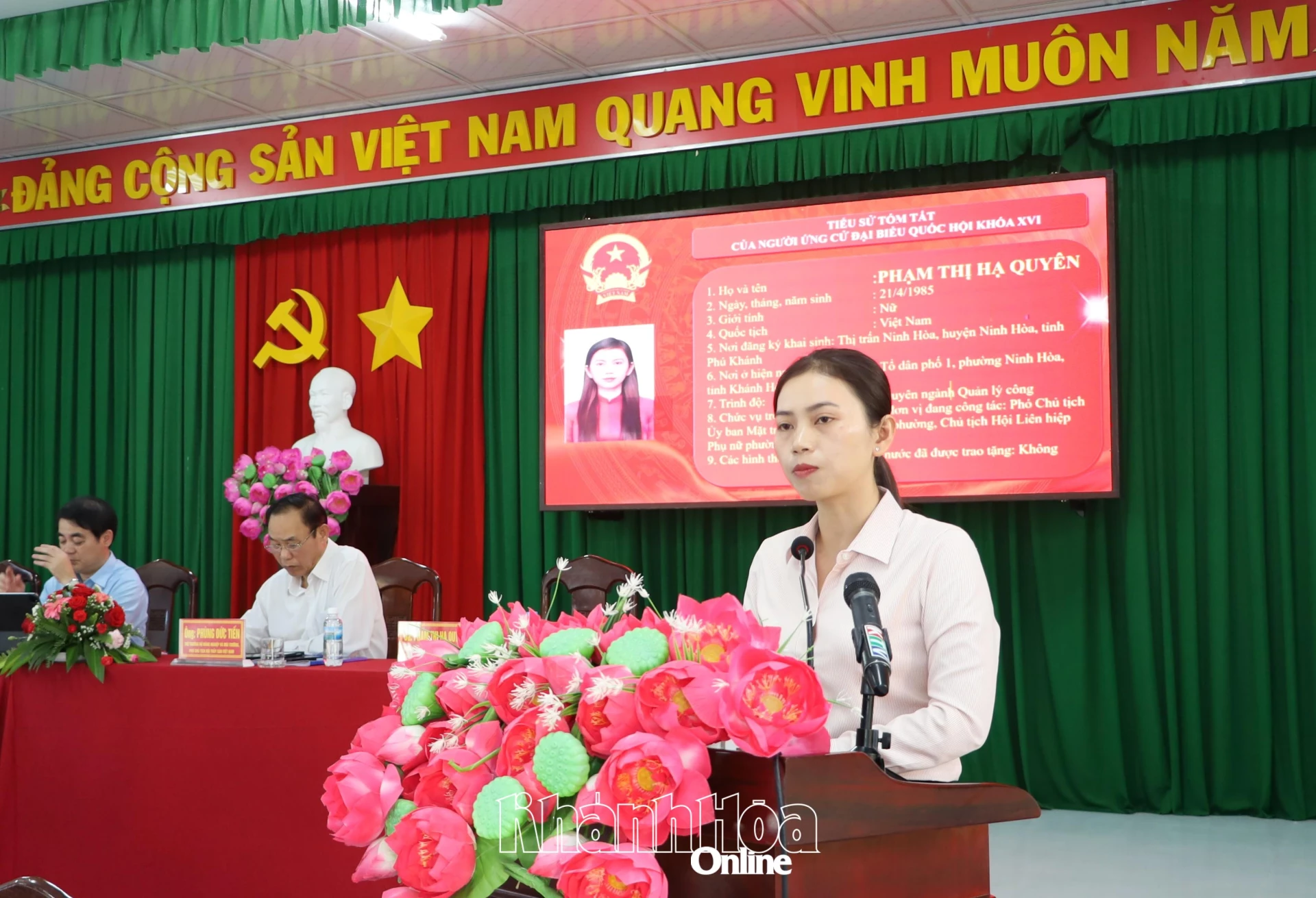 Bà Phạm Thị Hạ Quyên trình bày chương trình hành động.